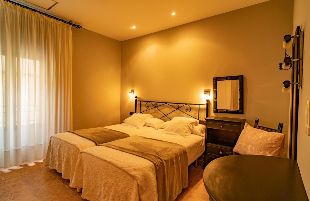 Hotel Alfonso IX (Adults Only) Касерес Экстерьер фото