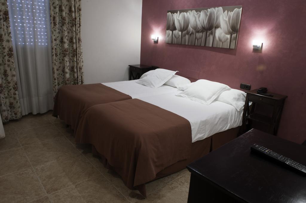 Hotel Alfonso IX (Adults Only) Касерес Экстерьер фото